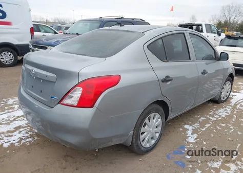 2012 Nissan Versa 1.6 S z USA, uszkodzony, nr VIN 3N1CN7AP2CL946856